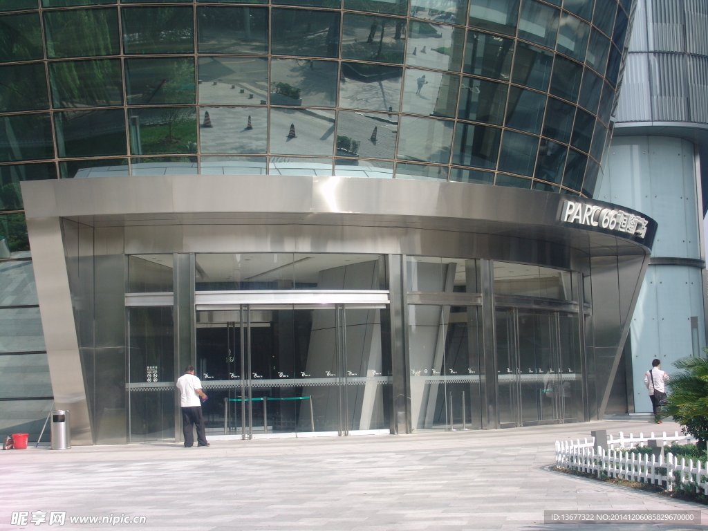不锈钢玻璃门图集，现代建筑的优雅与实用融合