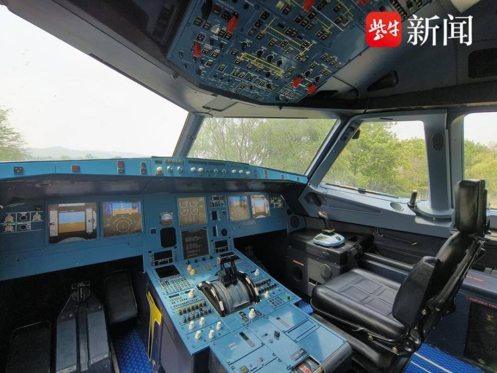 长江货船驾驶舱，探索与体验