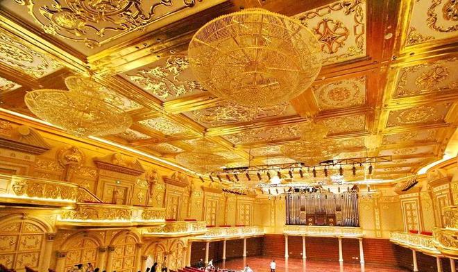 招荡的黄金剧场，历史、魅力与未来展望