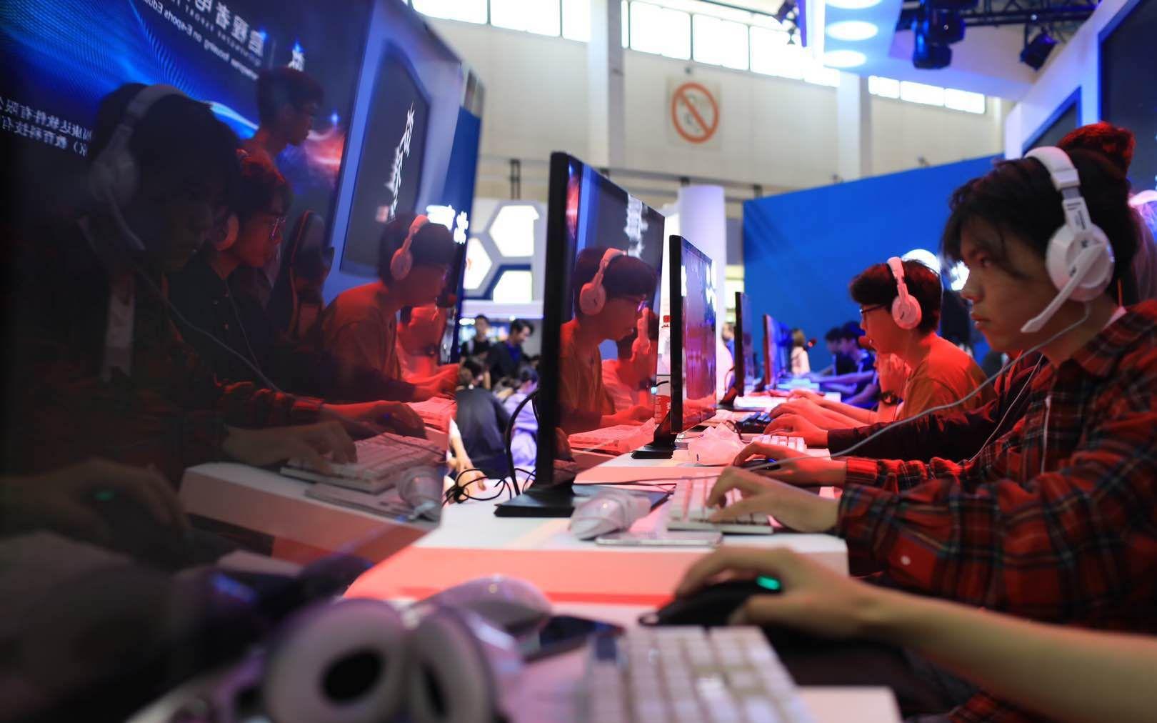IEM9最佳阵容，电竞精英的荣耀时刻