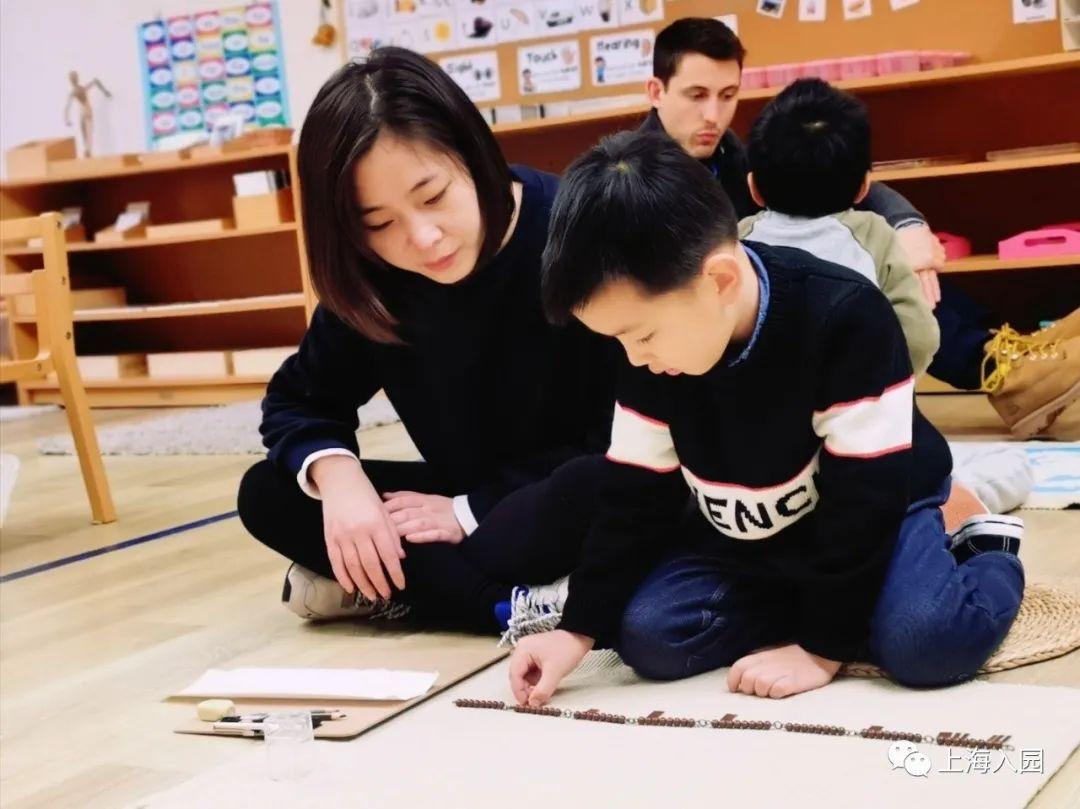 小班美术活动观察案例，孩子们的艺术探索之旅