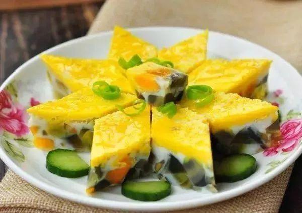 菠菜蘑菇蛋花汤，一道营养美味的家常汤品